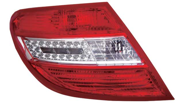 Piloto Trasero Izquierdo Mercedes W204 C Class Berlina año 2007 a 2010 LED