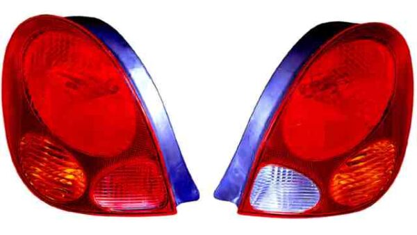Piloto Trasero Izquierdo Toyota Corolla Hatchback 5p año 1999 a 2001