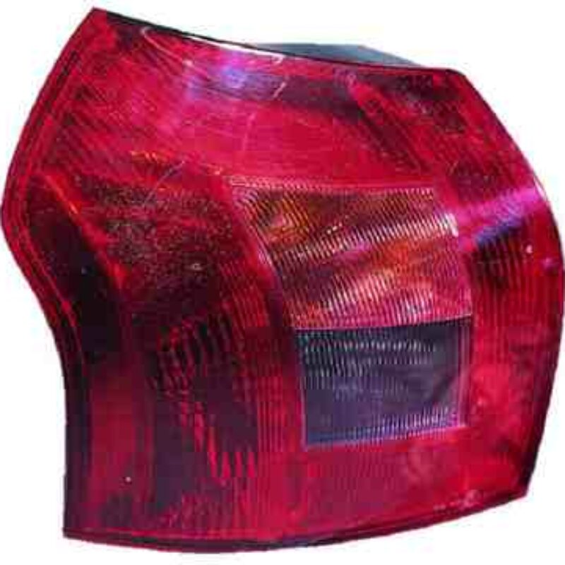 Piloto Trasero Izquierdo Toyota Corolla Hatchback 3/5p año 2001 a 2004