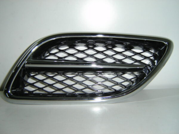 NISSAN PRIMERA 00-*REJILLA IZQUIERDO (NEGRO/CROMADA)