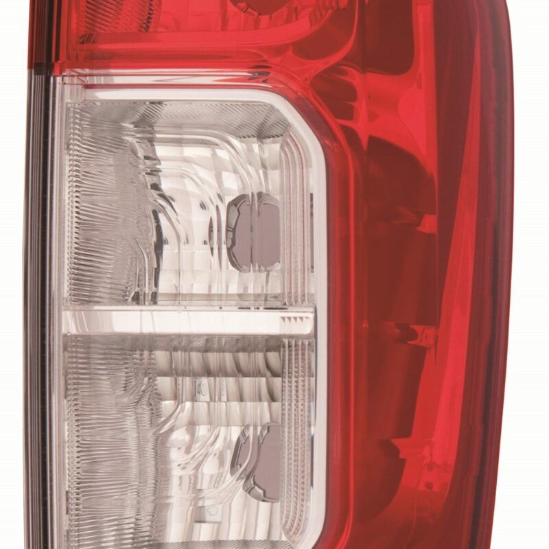 NISSAN NAVARA 14-*FARO TRASERO DERECHO