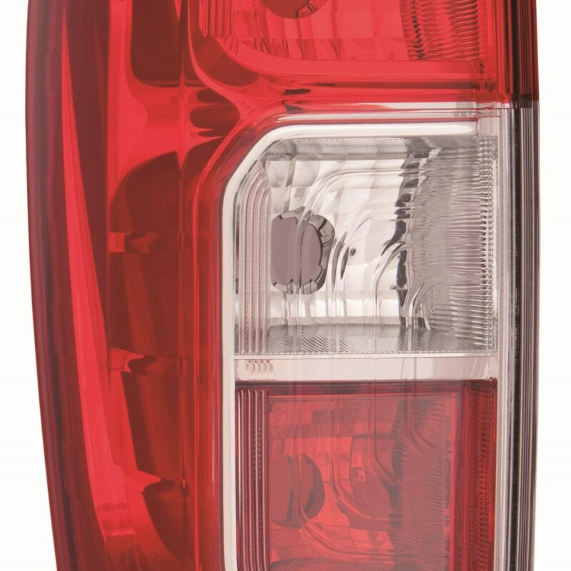 NISSAN NAVARA 14-*FARO TRASERO IZQUIERDO