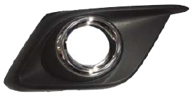MAZDA 3 14-*REJILLA DERECHO PARAGOLPES FRONTAL (C/AGUJEROS FAROL)(C/ARO CROMADO)