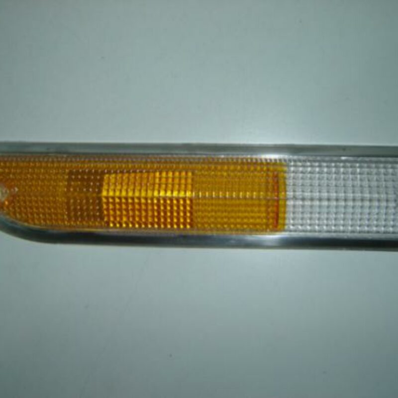 Cristal Detaltero Derecho (blanco/amarillo) Peugeot 504 Ref 103F17051240