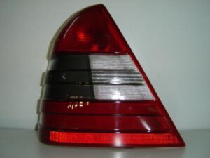 Cristal Trasero Izquierdo (rojo/ahumado/blanco) Mercedes C W202 93- Ref 103F13081851