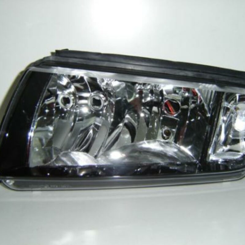 Faro Izquierdo Eléctrico I/preto Skoda Fabia 99- Ref 101.19530004