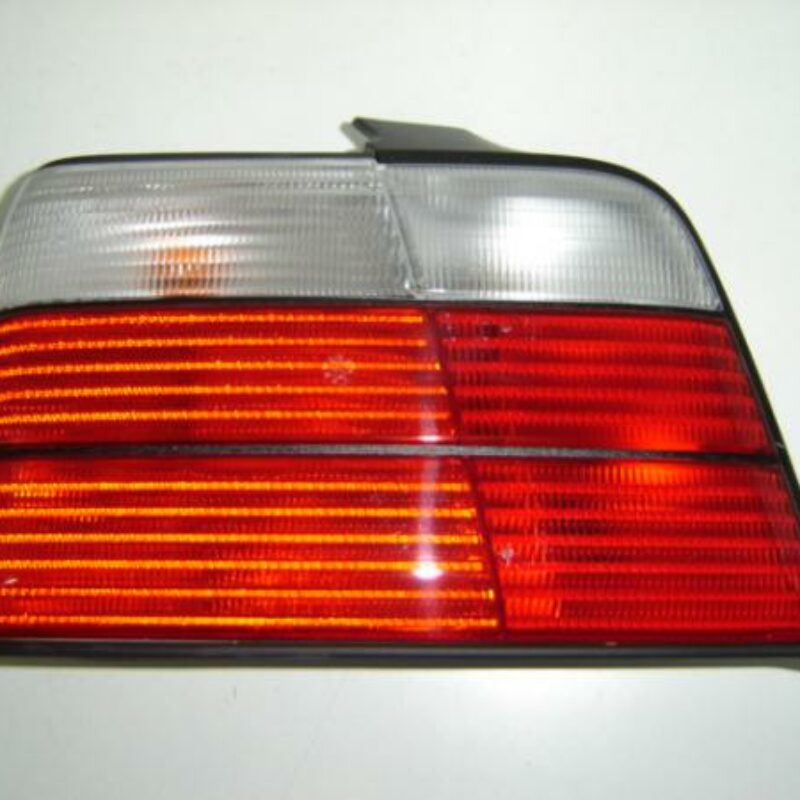 Piloto Trasero Izquierdo Blanco C/check Control Magneti Marelli (4p) Bmw E36 91- Ref 104.08308